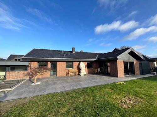 Foto - Renovierter Bungalow mit großem Garten in ruhiger Lage!