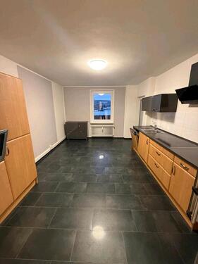 Foto - Modern, hell 160 qm mit Einbauküche, Loggia in SB-St. Johann