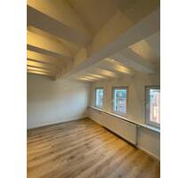 Kernsanierte 3-Zimmer-Altbauwohnung mit hohen Decken & Empore - Offenbach am Main