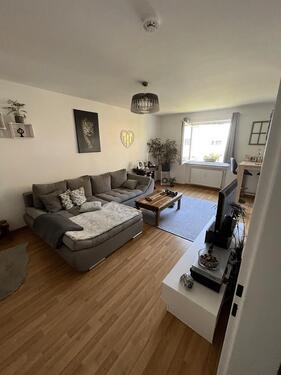 Foto - Obertshausen, 2-ZW, Nichtraucher, 1. OG, 55 m², tolle EBK, kein Balkon, keine Haustiere, 730,- NK.
