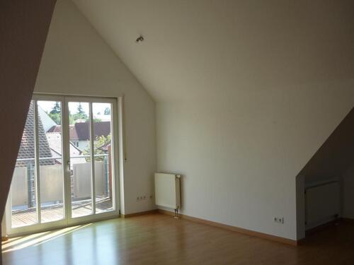 Foto - Schöne DG Wohnung - 735,00&nbsp;EUR Kaltmiete, ca.&nbsp; 60,00&nbsp;m&sup2;