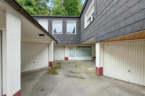 Foto - 2 Zimmer - mit Laden Bürofläche - eigener Eingang - große Terrasse mit Garten - TOP Lage