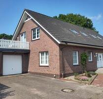 Großes Wohnhaus im Herzen von Wiefelstede