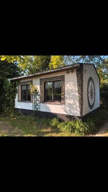Foto - Vermiete kleinen Bungalow mit überdachter Terrasse im Garten