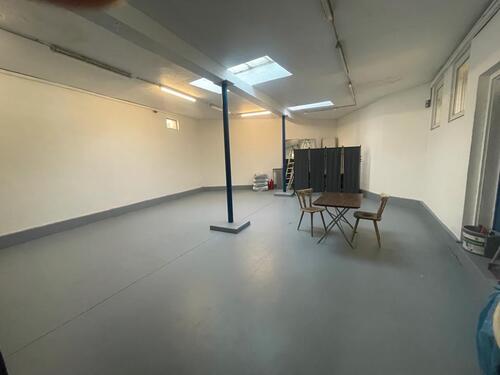 Foto - Lagerhalle - 12,00&nbsp;EUR Kaltmiete,