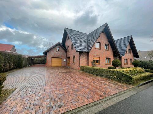 Foto - Großzügige Doppelhaushälfte mit Garage & Garten