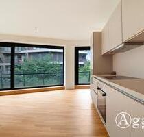 Schöne 3 Zimmer Wohnung mit ca. 84m², EBK, Fußbodenheizung und Balkon in Berlin-Mitte