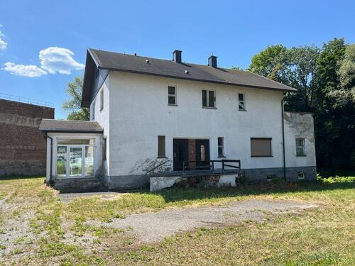 Foto - Haus in Aue, Privat oder Gewerbe, Sanierungsbedürftig