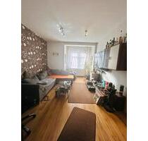 Top Lage Hof Stadt 4 Zi. Wohnung mit Balkon & Küche