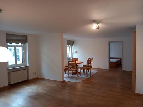Foto - sanierte 2-Zimmer Wohnung in einem sehr gepflegten Mehrfamilienhaus in zentraler Lage, ab sofort!!