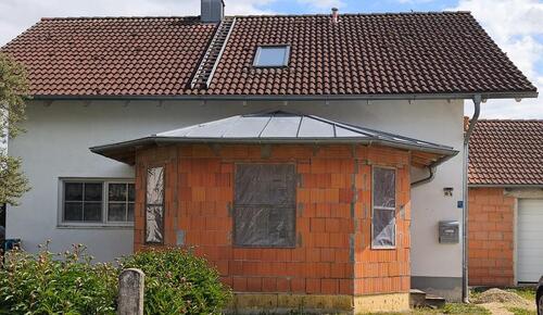 Foto - Einfamilienhaus mit großem Grundstück und Doppelgarage