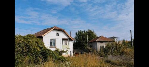 Foto - Bulgarien 2 Häuser, 3 Schuppen, Scheune, Brunnen