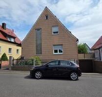 Großes Einfamilienhaus mit Nebengebäude und Garten - Bergtheim