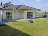 Foto - Wohnhaus Bungalow - 1.400,00 EUR Kaltmiete,