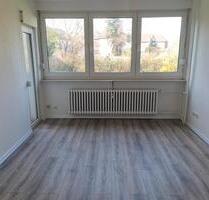 Renovierte 3-Zimmer-Erdgeschosswohnung mit Balkon zu vermieten! - Duisburg Hamborn