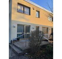 Wohnung mit neuem Bad und Stellplatz Nähe Wiesengrund (Espan) - Fürth Bislohe