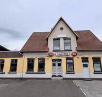 Grundstück mit 7000m2 (Einfamilienhaus, Restaurant,Lager Saal) - Itzehoe