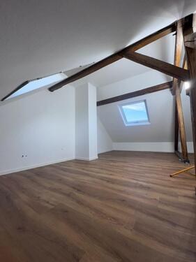 Foto - Erstbezug nach Kernsanierung mit neuem Anbau: Gepflegtes 4-Zi.-Re