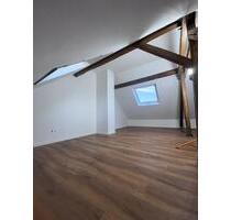 Erstbezug nach Kernsanierung mit neuem Anbau: Gepflegtes 4-Zi.-Re - Baesweiler