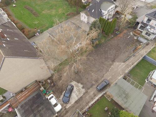 Foto - Stellplatz PKW Stellplatz Wohnwagen Wohnmobil Autoplatz Autostell