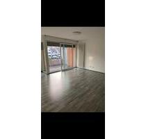 Moderne 2,5-Zimmer Wohnung mit großem Balkon & Stellplatz - Ostfildern