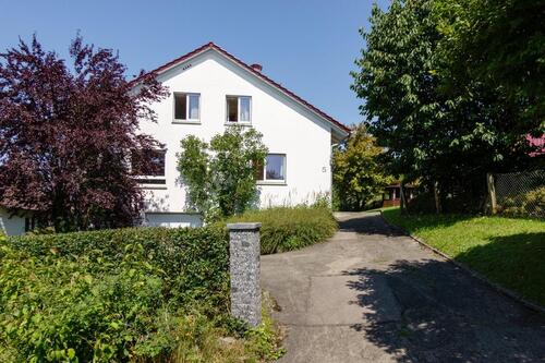 Foto - Haus in Mühlingen mit zwei 3-Zimmer-Wohnungen zu verk.