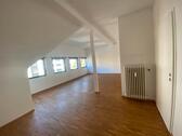 Foto - 4 Zimmer Dachgeschoßwohnung zur Miete in Saarbrücken