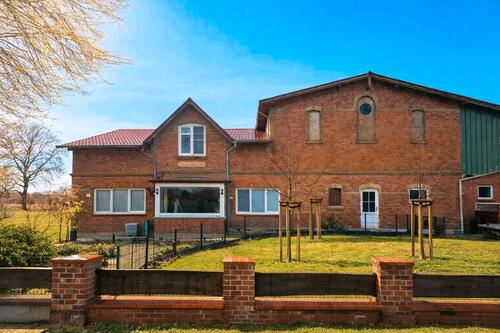 Foto - Resthof mit ca. 3 Hektar Land, Stallungen, 260qm2 Bauernhaus.