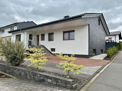 Foto - Modern, saniert, gepflegt, mit eigenem Eingang und Garten in ruhiger Lage von Neu-Listernohl