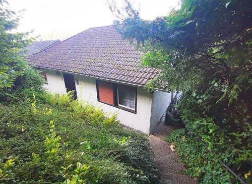 Foto - Sonnige Wandrandlage: Einfamilienhaus mit Garten und Ausdaupotenz