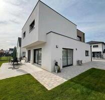 Modernes Einfamilienhaus nahe Grenze - Neubau, Garten, Garage - Breisach am Rhein