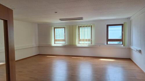 Foto - Zentrale Büro- Praxisräume in Ampfing