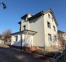 Bezugsfreies 3-Parteienhaus mit Entwicklungspotenzial - Dallgow-Döberitz