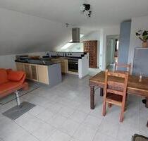 Von Privat: 2-Zimmer-Dachgeschosswohnung in Ismaning