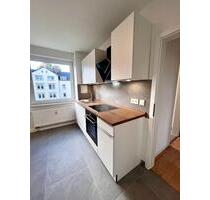 Erstbezug nach Sanierung! Großzügige 2-Zimmer-Altbauwohnung mit Einbauküche, Abstellnische und altbaucharme - Dresden Cotta