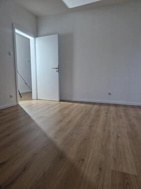 Foto - Renovierte 4-Zimmer-Wohnung mit Balkon und Garage
