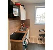 4 Zimmer Wohnung mit Einbauküche in Hof (Schiller Str 16)