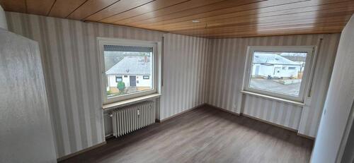 Foto - Renovierte 3-Zimmer-Wohnung mit neuem Bad, Balkon & Gartenmitbenu