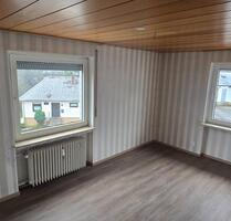 Renovierte 3-Zimmer-Wohnung mit neuem Bad, Balkon & Gartenmitbenu - Idar-Oberstein