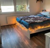 Zimmer—zur—Miete—tageweise—60€ - 60,00&nbsp;EUR Kaltmiete, ca.&nbsp; 15,00&nbsp;m&sup2; in Leipzig (PLZ: 04158) Nord