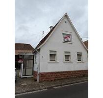 Provisionsfrei! Charmantes EFH mit Scheune in Essingen (Pfalz)