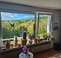 Gemütliche 3-Zimmerwohnung mit 2 Balkonen und extra DG-Zimmer - Altbach
