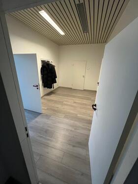 Foto - Büro zur Untermiete ca. 120 m² - 2.000,00&nbsp;EUR Kaltmiete,