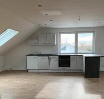 Moderne Dachgeschosswohnung mit Loft-Charakter - Neulußheim