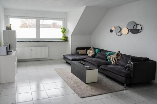 Foto - Köln-Porz: Helle 4-Zimmer-Wohnung auf zwei Etagen mit Balkon