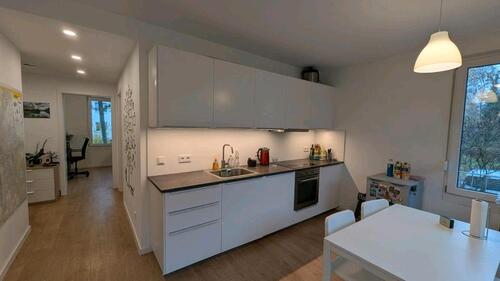 Foto - Moderne 3 Zimmer Unmöblierte Einbauküche in Reinickendorf