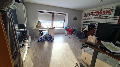 Foto - Helle 3-Zimmer- Wohnung m 1. Obergeschoss