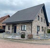 Großes EFH mit 7 Zimmern, Garten, Kamin & Garage in Rees