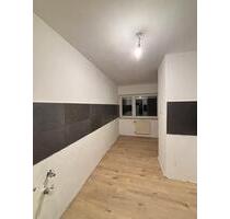 6 Zimmer Wohnung renoviert in Düren: 7 min. bis Kaiserplatz!