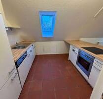 Helle, großzügige 2-Zimmer-Dachgeschosswohnung - Bad Homburg vor der Höhe Gonzenheim